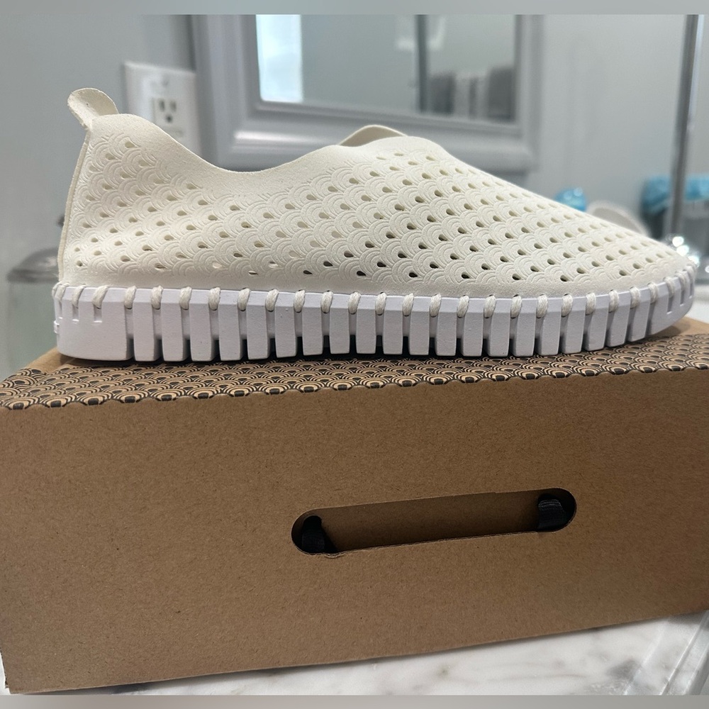 Ilse Jacobsen Cream Slip-On Shoes